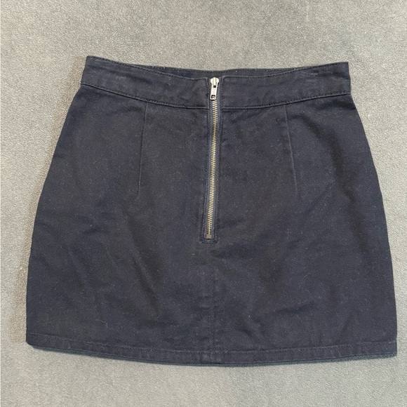 Lioness Black Pencil Mini Skirt with Slit - Picture 2 of 3